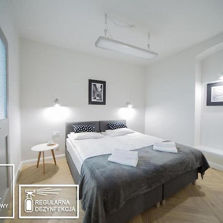 M5 Main Square Stylish One Bedroom Cracóvia Exterior foto